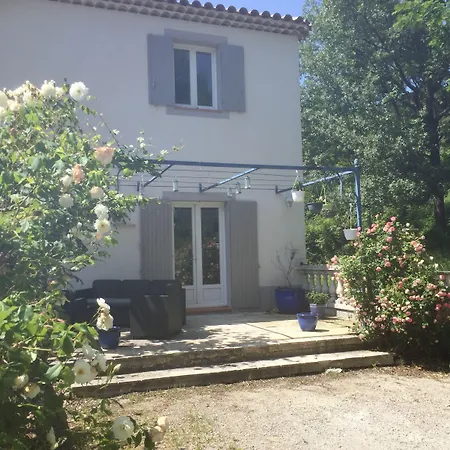 לינה וארוחת בוקר Bastide De Valverane