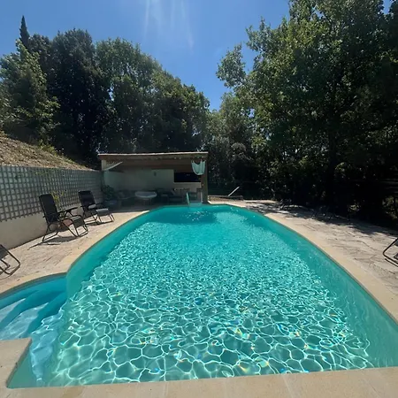 לינה וארוחת בוקר Bastide De Valverane מנוסק